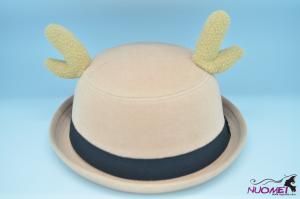 SK7626Fashion hats with horn decoration