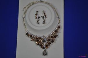 FJ0027reddish-brown and golden jewelry with tawny diamond necklace earrings